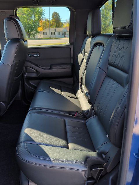 Used 2022 Nissan Frontier PRO-4X w/ Pro-4X Premium Package AWD/4WD image 14