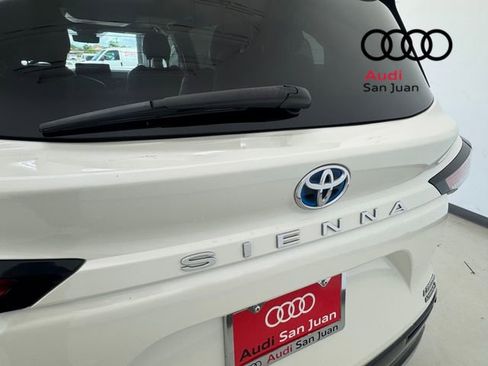 Used 2021 Toyota Sienna Limited FWD image 13