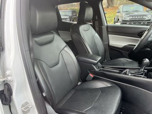 Used 2023 Jeep Compass Limited image 26