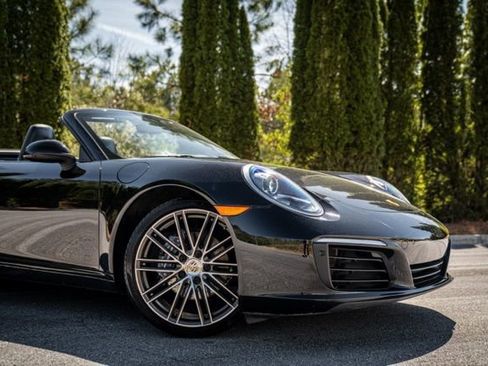 Used 2019 Porsche 911 Carrera RWD image 7