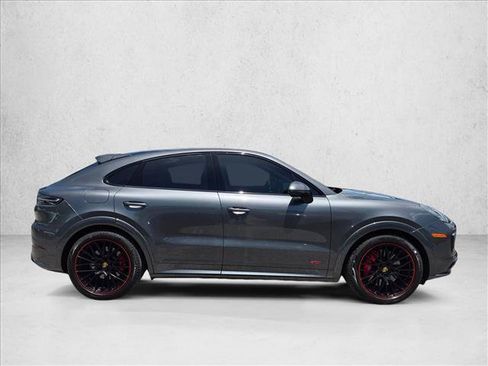 Used 2022 Porsche Cayenne GTS AWD/4WD image 4