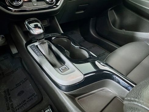 Used 2025 Buick Envista Sport Touring w/ Advanced Safety Package image 5