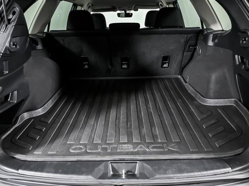 Used 2019 Subaru Outback 2.5i Premium image 13