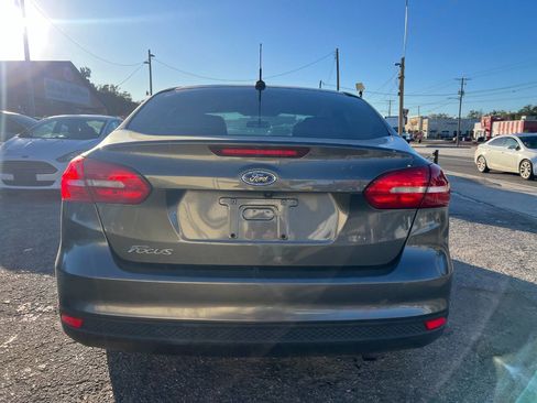 Used 2018 Ford Focus S image 4