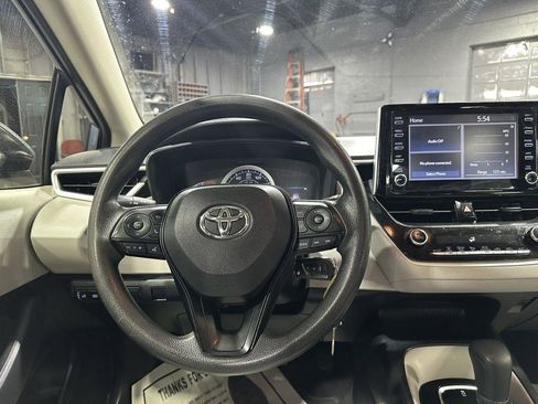 Used 2020 Toyota Corolla LE image 23