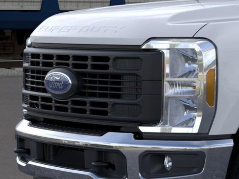New 2026 Ford F250 XL w/ FX4 Off-Road Package AWD/4WD image 17