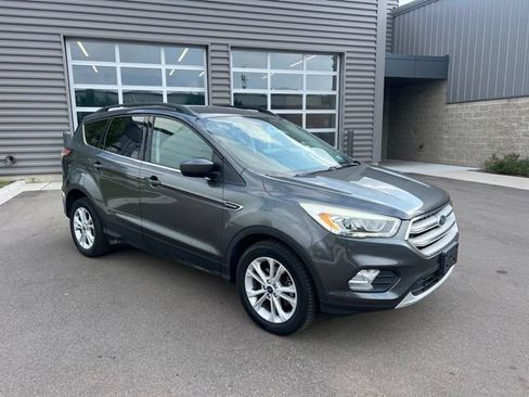 Used 2018 Ford Escape SEL FWD image 3