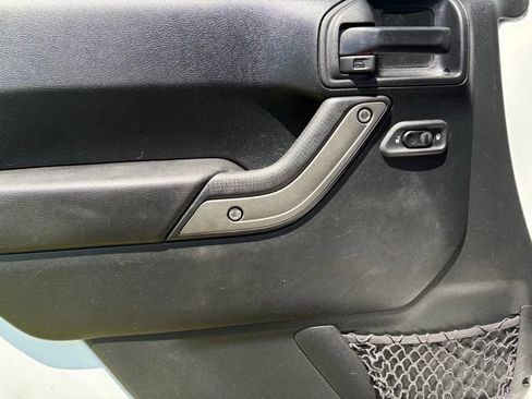 Used 2018 Jeep Wrangler Unlimited Sport S AWD/4WD image 21