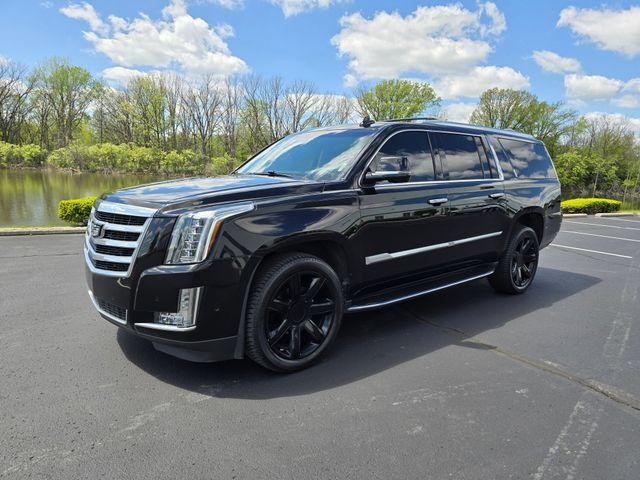 Used 2018 Cadillac Escalade ESV Premium Luxury AWD/4WD image 12