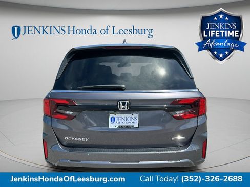 New 2027 Honda Odyssey Touring image 4