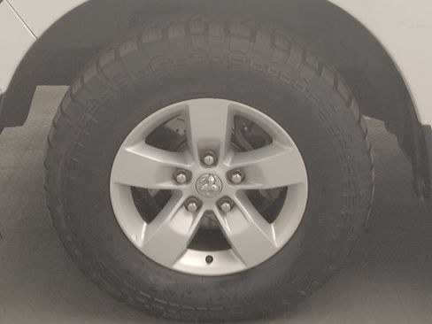 Used 2019 RAM 1500 Classic SLT RWD image 31