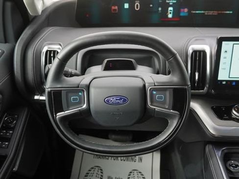 Used 2025 Ford Expedition Platinum w/ Driver's Package AWD/4WD image 17