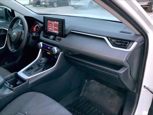 Used 2020 Toyota RAV4 XLE image 17