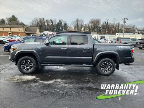 Used 2022 Toyota Tacoma TRD Sport image 4