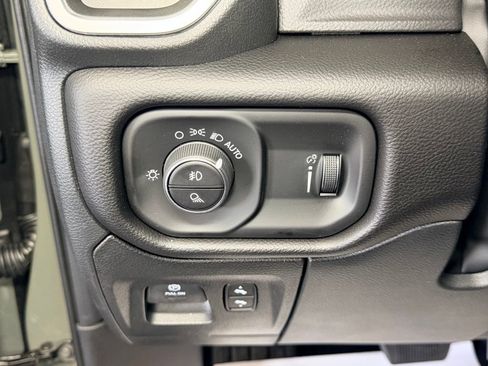 New 2026 RAM 1500 4x4 Crew Cab image 17