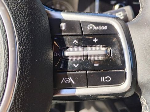 Used 2022 Kia Sorento S image 21