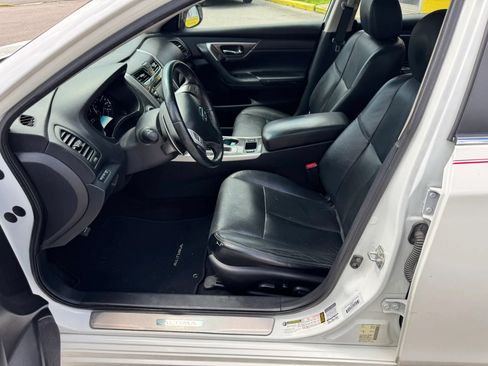 Used 2014 Nissan Altima 3.5 SL w/ Technology Package FWD image 15