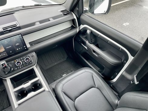 Used 2025 Land Rover Defender 110 S AWD/4WD image 18