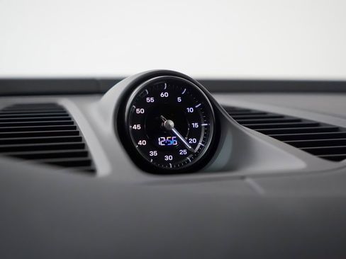 New 2025 Porsche Macan 4S Electric image 30