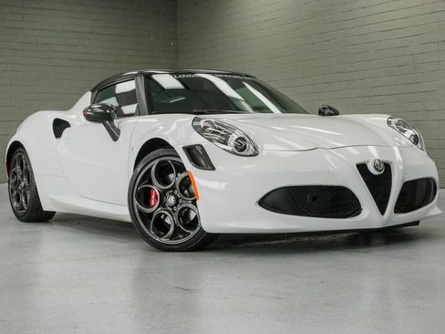 Used 2018 Alfa Romeo 4C Coupe w/ Coupe Track Package 1 RWD image 1