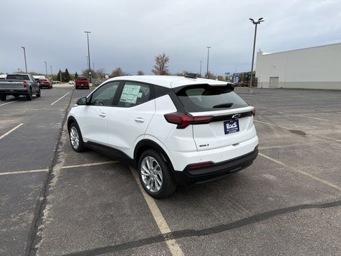 New 2027 Chevrolet Bolt LT w/ Comfort Package FWD image 7