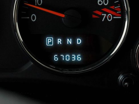 Used 2013 Jeep Wrangler Unlimited Rubicon image 19