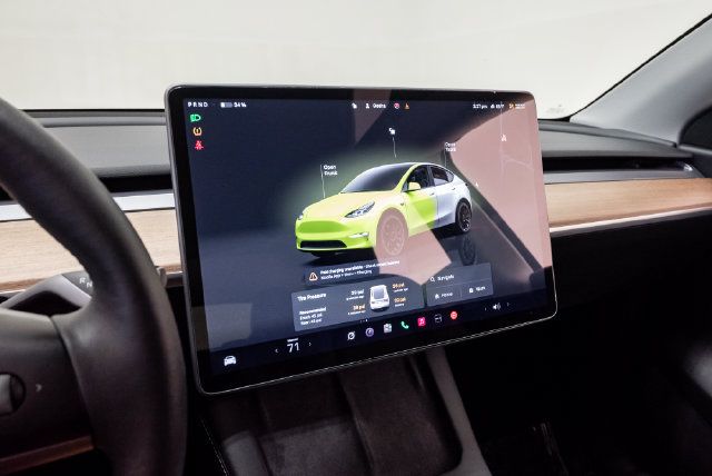 Used 2022 Tesla Model Y Performance AWD/4WD image 11