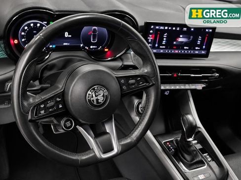 Used 2024 Alfa Romeo Tonale Veloce AWD/4WD image 11