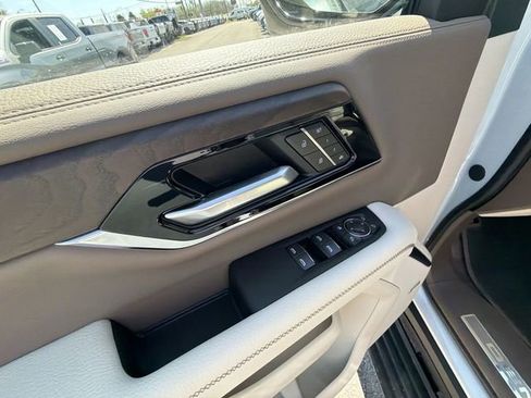 New 2026 GMC Yukon XL Denali w/ Denali Reserve Package image 13