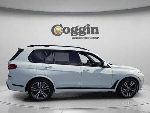 New 2026 BMW X7 xDrive40i w/ M Sport Package AWD/4WD image 7