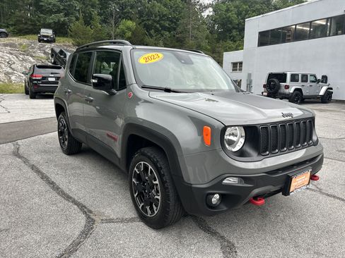 Certified 2023 Jeep Renegade Trailhawk w/ Sun/Sound Group AWD/4WD image 6