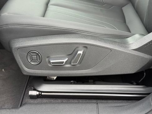 New 2026 Audi Q3 quattro 2.0T AWD/4WD image 9