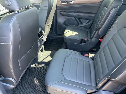 New 2025 Volkswagen Atlas SEL image 9