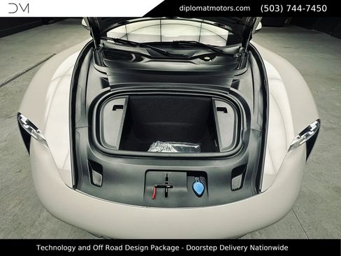 Used 2024 Porsche Taycan 4 Cross Turismo w/ Technology Package (P6F) image 47