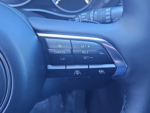 New 2026 MAZDA MAZDA3 Hatchback w/Premium Plus Pkg image 14