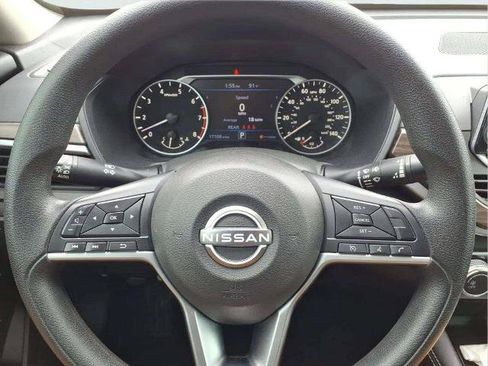 Certified 2023 Nissan Altima 2.5 SV FWD image 14
