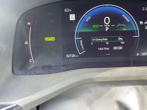 Used 2025 Toyota Camry LE image 39