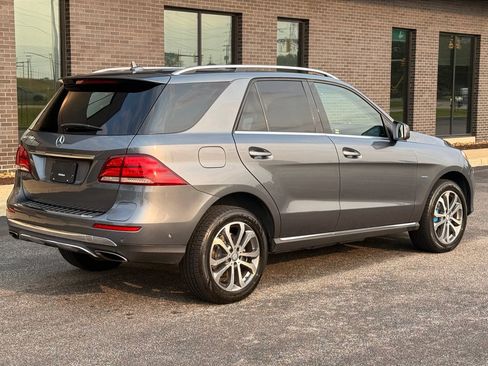 Used 2017 Mercedes-Benz GLE 550e image 2