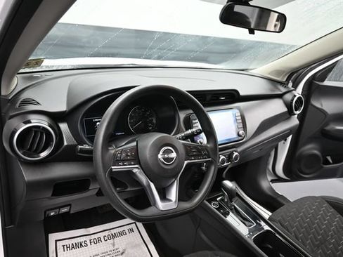 Used 2023 Nissan Kicks SV FWD image 13