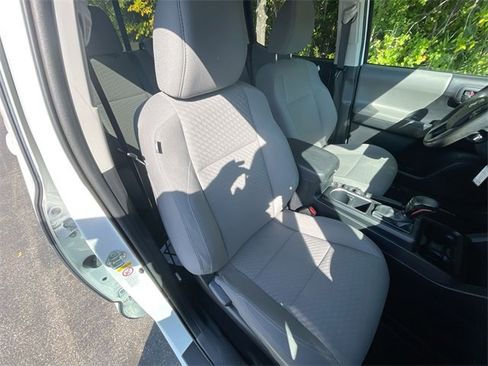 Used 2020 Toyota Tacoma SR image 24