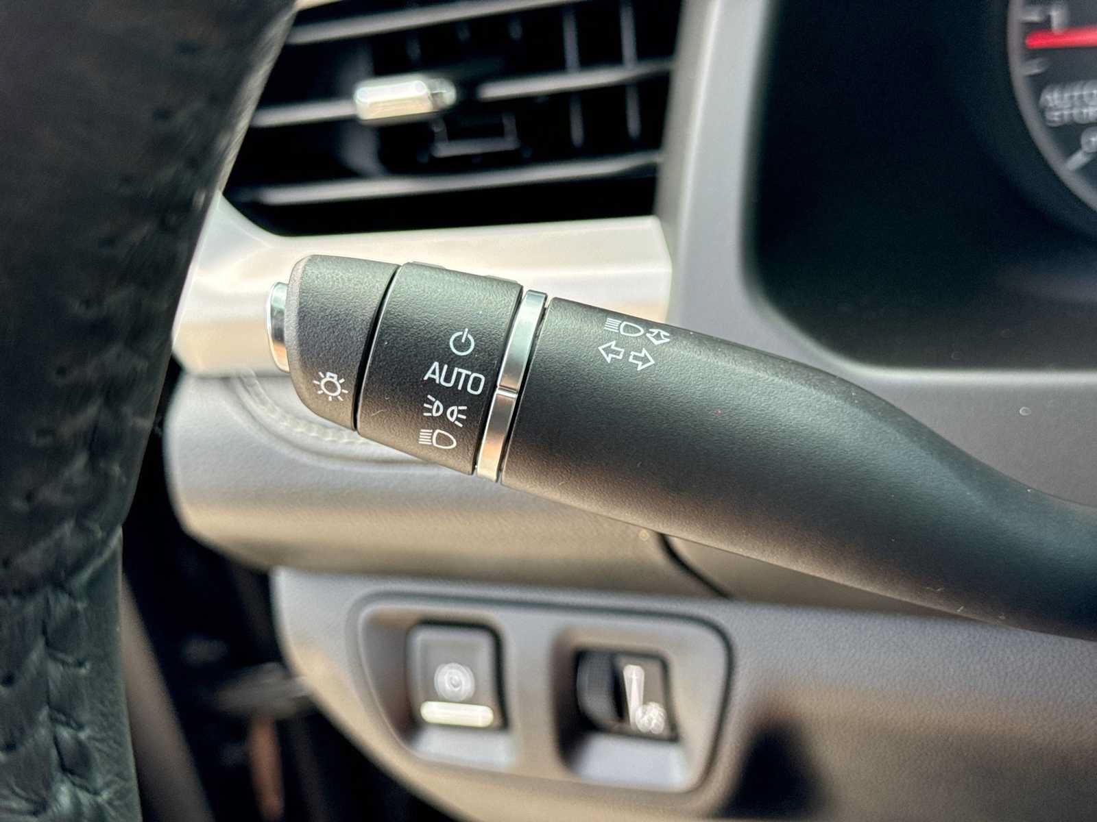 Used 2017 GMC Acadia SLE FWD image 27