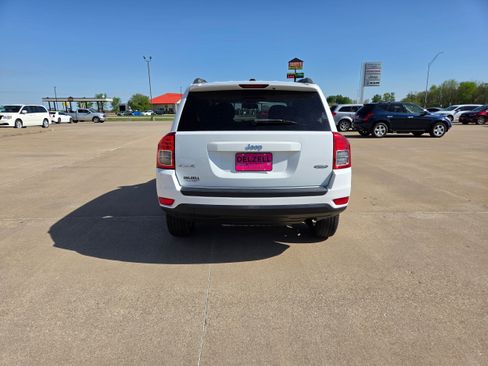 Used 2011 Jeep Compass Latitude AWD/4WD image 7
