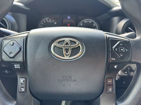 Used 2018 Toyota Tacoma SR image 25