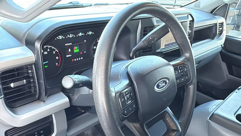 Certified 2025 Ford F250 XL w/ XL Chrome Package RWD image 22