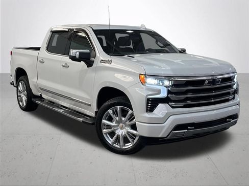 Used 2023 Chevrolet Silverado 1500 High Country w/ High Country Premium Package AWD/4WD image 7