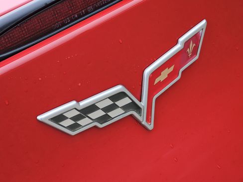 Used 2005 Chevrolet Corvette Convertible w/ Preferred Equipment Group RWD image 33