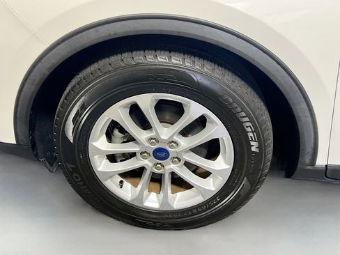 Used 2020 Ford Escape SE image 13