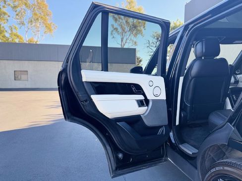 Used 2019 Land Rover Range Rover Supercharged image 15