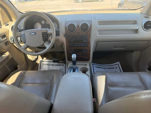 Used 2006 Ford Freestyle Limited image 10