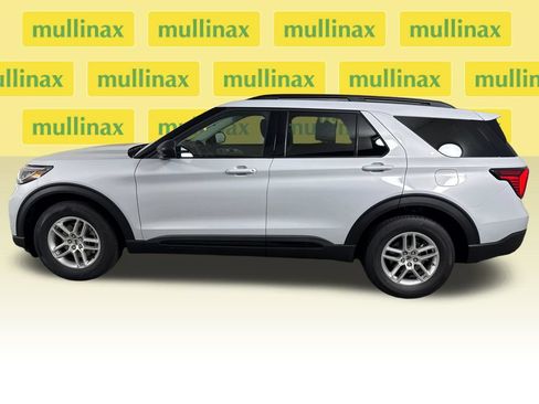 New 2026 Ford Explorer Active RWD image 8